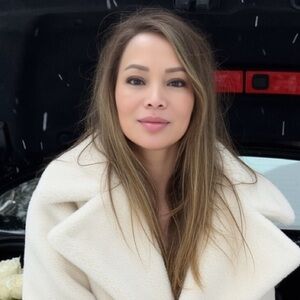 Meet your Posher, Bebe